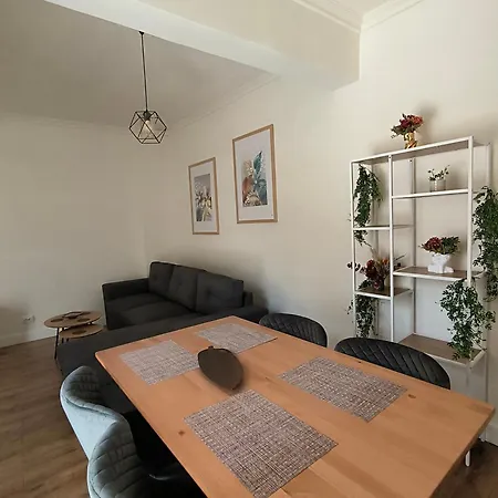 Port View, Veranda, 80 Sqm, Spacious Place For 6 Apartman Szaloniki