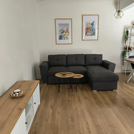 Port View, Veranda, 80 Sqm, Spacious Place For 6 Apartman Szaloniki