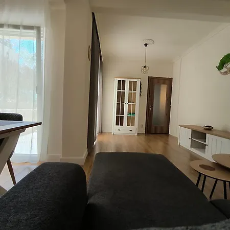 Port View, Veranda, 80 Sqm, Spacious Place For 6 *