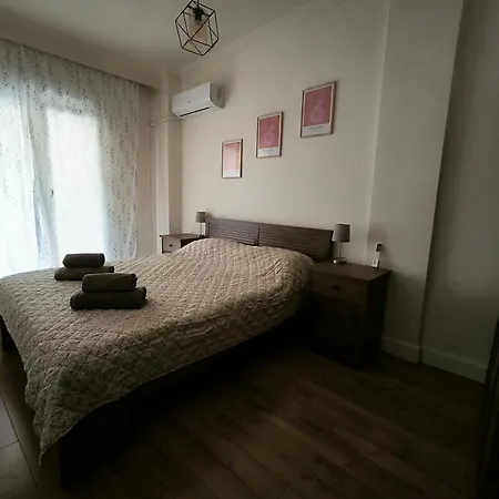 Port View, Veranda, 80 Sqm, Spacious Place For 6 Apartman *