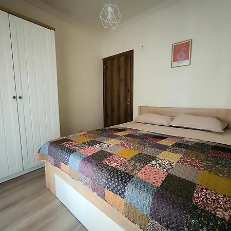 Apartman Port View, Veranda, 80 Sqm, Spacious Place For 6