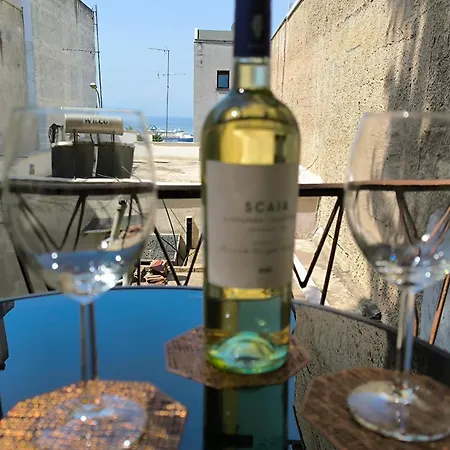Port View, Veranda, 80 Sqm, Spacious Place For 6 Szaloniki