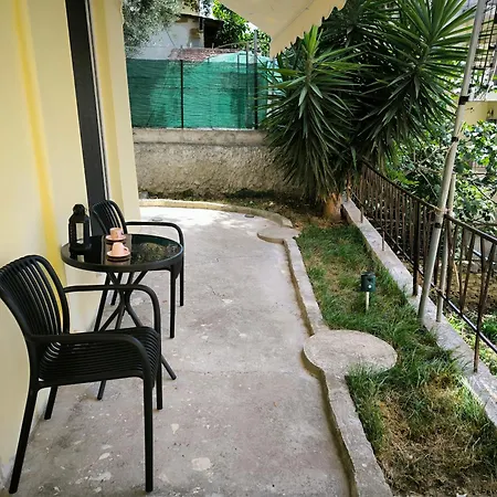Port View, Veranda, 80 Sqm, Spacious Place For 6 Apartman Szaloniki
