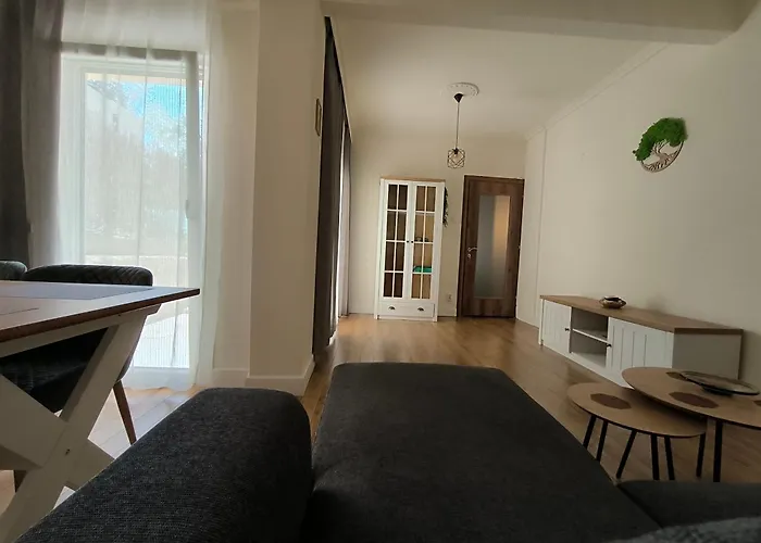 Port View, Veranda, 80 Sqm, Spacious Place For 6 *