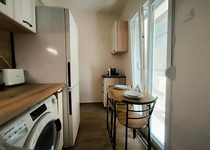 아파트 Port View, Veranda, 80 Sqm, Spacious Place For 6 테살로니키