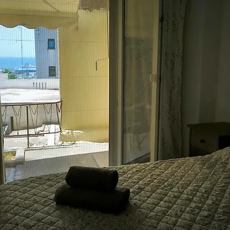 Apartment Port View, Veranda, 80 Sqm, Spacious Place For 6
