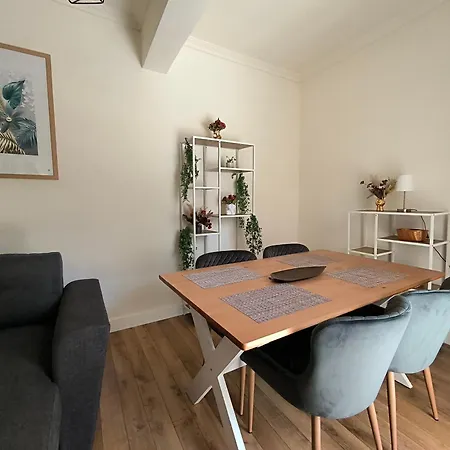 Port View, Veranda, 80 Sqm, Spacious Place For 6 * Thessaloniki