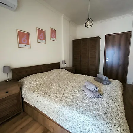 Apartment Port View, Veranda, 80 Sqm, Spacious Place For 6