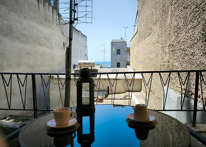 Port View, Veranda, 80 Sqm, Spacious Place For 6 Apartament Salonic