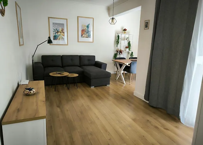 Port View, Veranda, 80 Sqm, Spacious Place For 6 Apartamento
