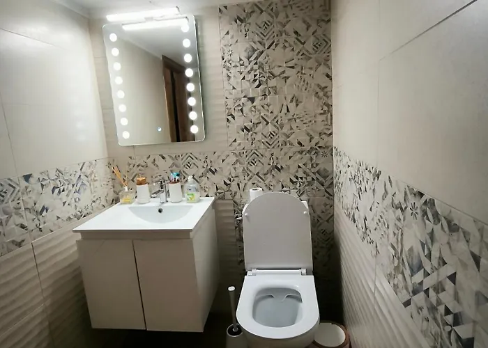 Port View, Veranda, 80 Sqm, Spacious Place For 6 Apartamento